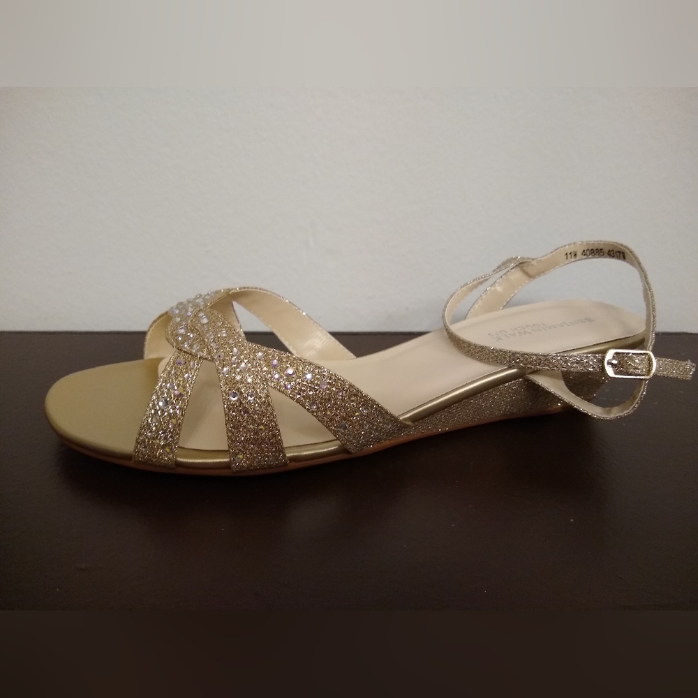 NWT Benjamin Walk Wedge Lena Champagne 11W